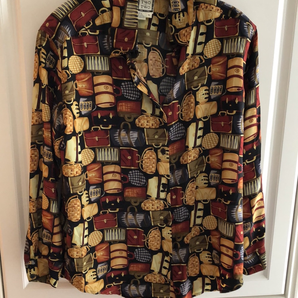 TWO ~ TWO Vintage Silk Classic Button Down, long-sleeved purses Print Blouse